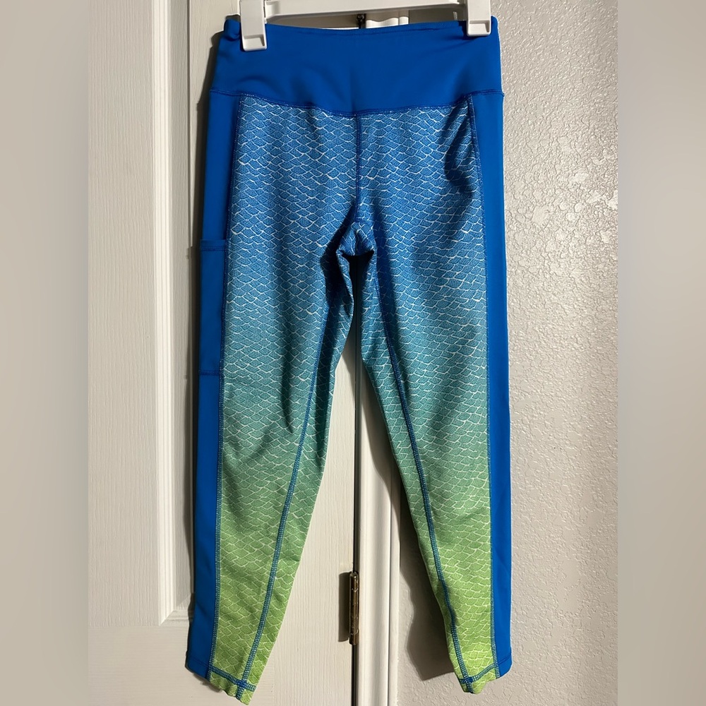 Columbia fishing leggings.